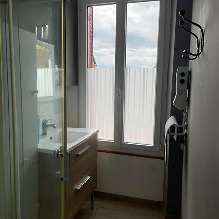 Le Riviera Apartment *